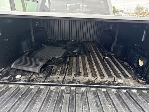 Used 2022 Toyota Tacoma Limited image 31