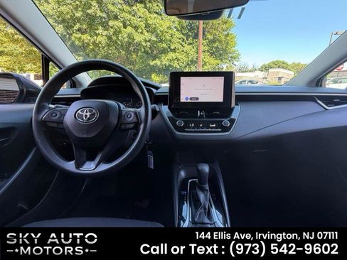 Used 2024 Toyota Corolla LE FWD image 13