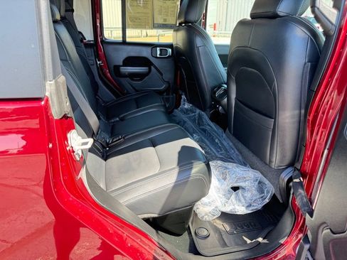 Used 2021 Jeep Gladiator Sport AWD/4WD image 21