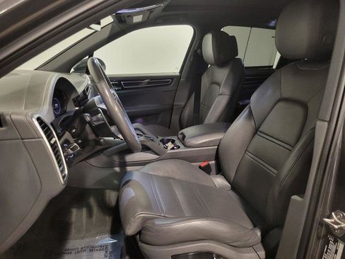 Used 2021 Porsche Cayenne S w/ Premium Package Plus image 8