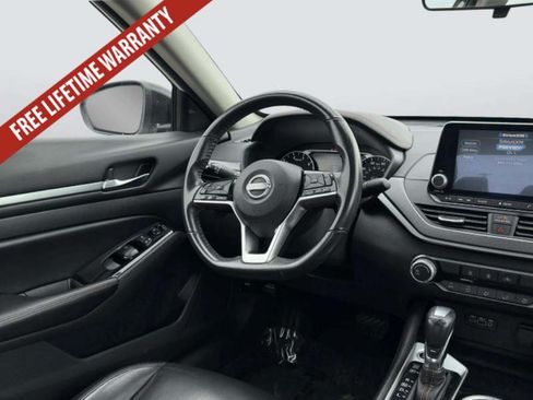 Used 2024 Nissan Altima 2.5 SR FWD image 16