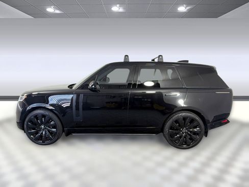 Used 2025 Land Rover Range Rover SE AWD/4WD image 2