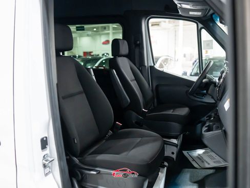 Used 2025 Mercedes-Benz Sprinter 2500 image 15