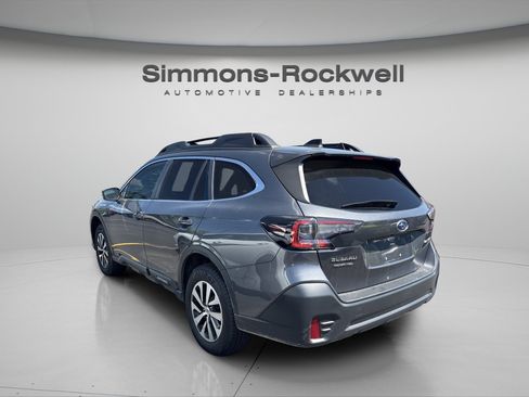 Used 2022 Subaru Outback Premium AWD/4WD image 2