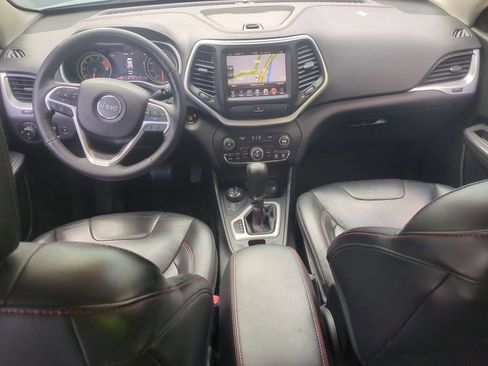 Used 2016 Jeep Cherokee Trailhawk w/ Comfort/Convenience Group AWD/4WD image 24