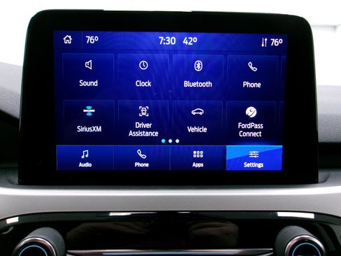 Used 2022 Ford Escape SE image 4