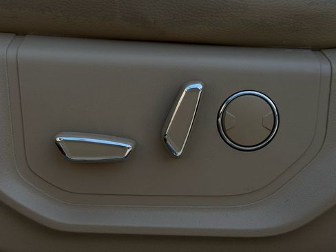 Used 2016 Ford F150 Lariat w/ Equipment Group 502A Luxury AWD/4WD image 18