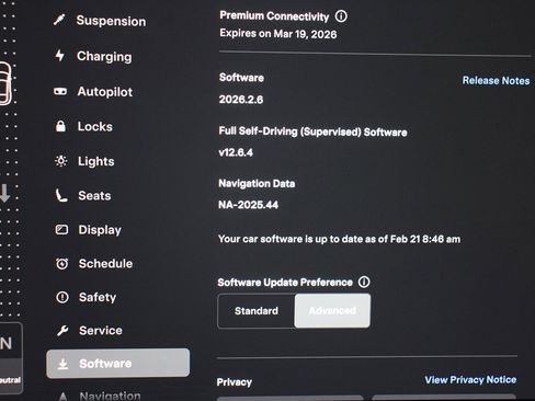 Used 2022 Tesla Model S Plaid image 44