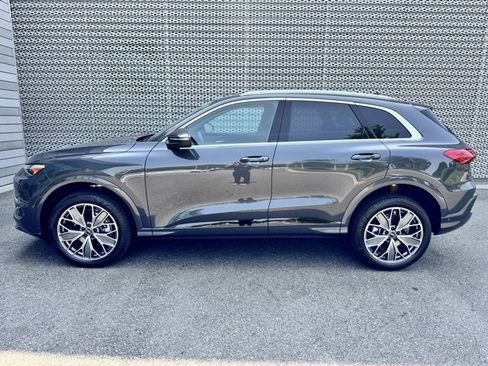 New 2025 Audi Q5 Premium Plus image 2