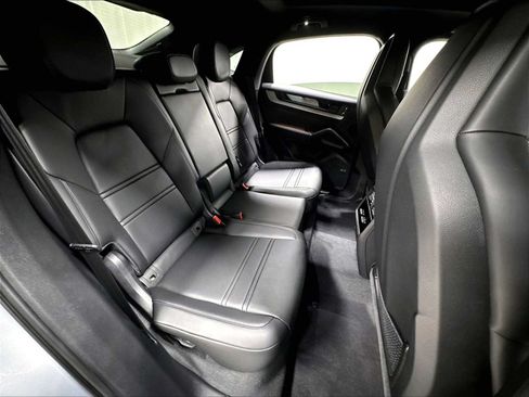 New 2026 Porsche Cayenne Coupe AWD/4WD image 30