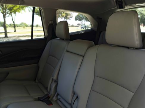 Used 2018 Honda Pilot EX-L image 18