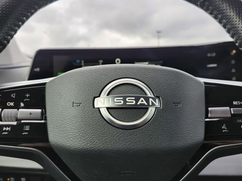 Used 2023 Nissan Ariya FWD image 31