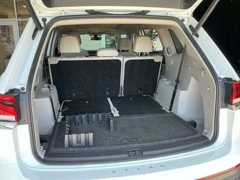 Used 2023 Volkswagen Atlas SE w/ Panoramic Sunroof Package FWD image 31