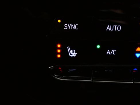 Used 2024 Buick Encore GX Avenir w/ Avenir Technology Package AWD/4WD image 30
