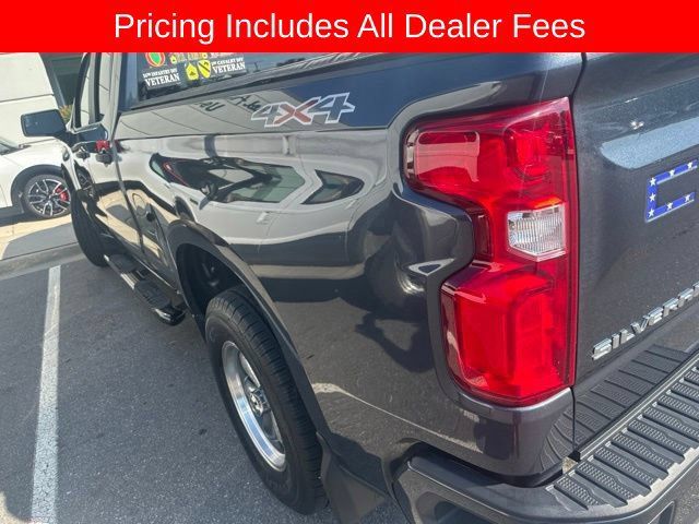 Used 2020 Chevrolet Silverado 1500 Custom w/ Custom Value Package AWD/4WD image 7