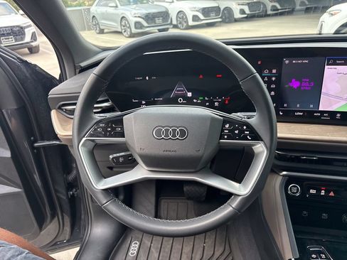 Certified 2025 Audi Q5 Premium w/ Convenience Package AWD/4WD image 17