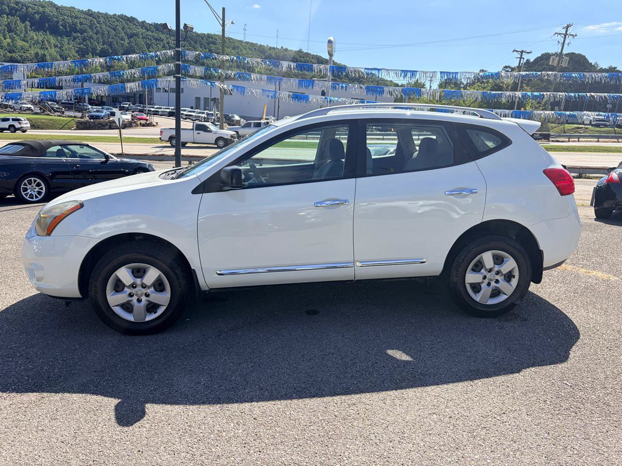 Used 2015 Nissan Rogue S w/ Convenience Package FWD image 4