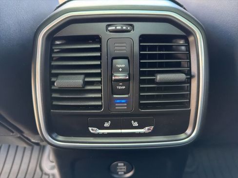 Used 2019 Porsche Macan S image 23