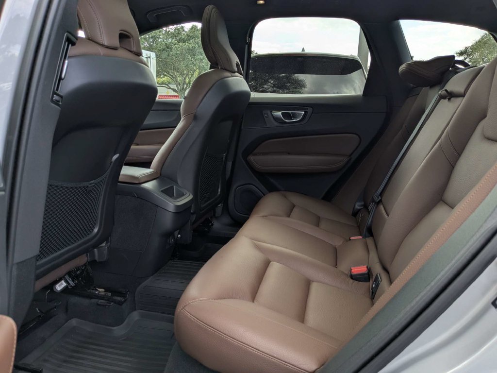 Used 2024 Volvo XC60 B5 Plus w/ Protection Package Premier AWD/4WD image 18