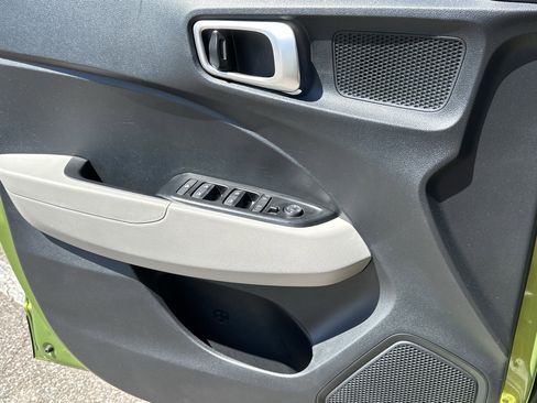 Certified 2023 Hyundai Venue SEL image 23