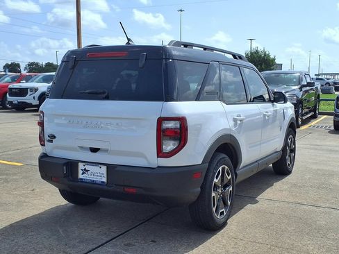 Used 2024 Ford Bronco Sport Outer Banks w/ Tech Package AWD/4WD image 2