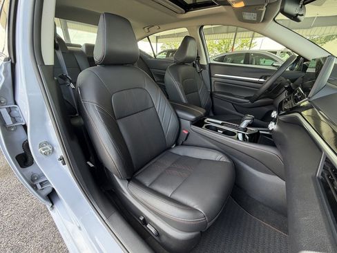 Used 2025 Nissan Altima 2.5 SR w/ SR Premium Package FWD image 27