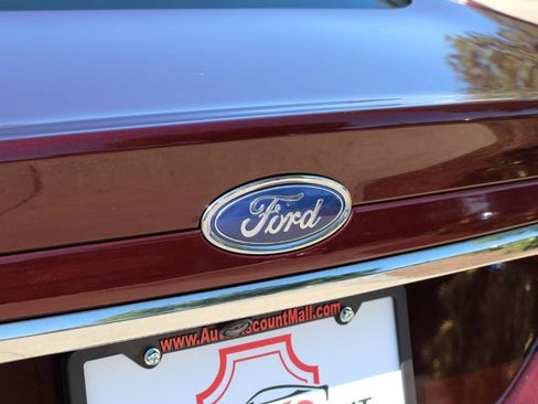 Used 2017 Ford Fusion SE w/ Fusion SE Technology Package FWD image 41