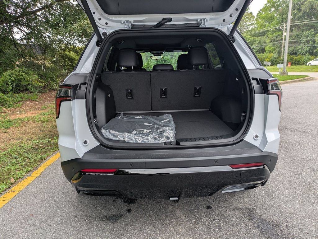 New 2027 Chevrolet Equinox RS w/ Safety and Technology Package FWD image 31