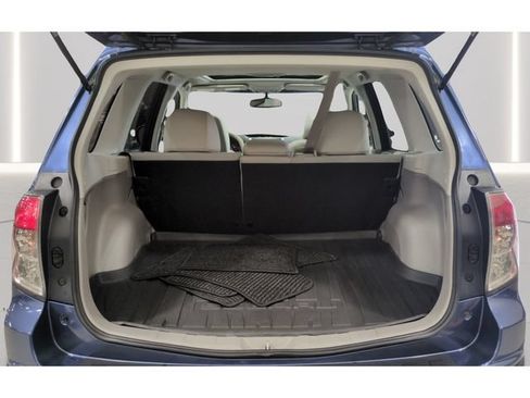 Used 2013 Subaru Forester 2.5X Premium w/ All-Weather Plus Pkg AWD/4WD image 20