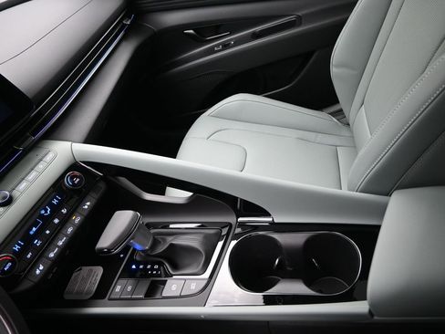 New 2026 Hyundai Elantra Limited image 19