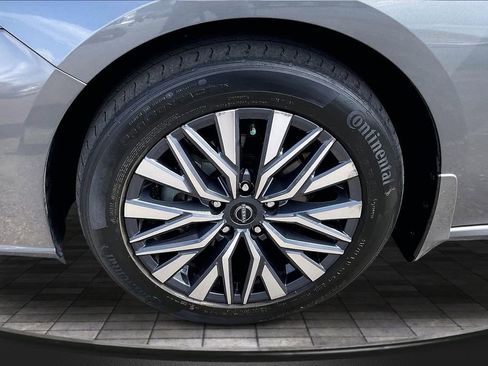 Used 2023 Nissan Altima 2.5 SV AWD/4WD image 9