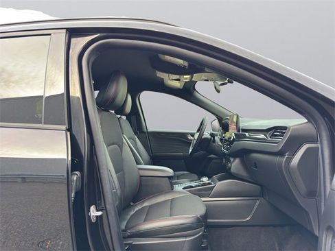 Used 2025 Ford Escape ST-Line w/ Cold Weather Package image 35