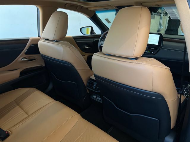 Used 2023 Lexus ES 350 w/ Accessory Package (Z1) FWD image 44