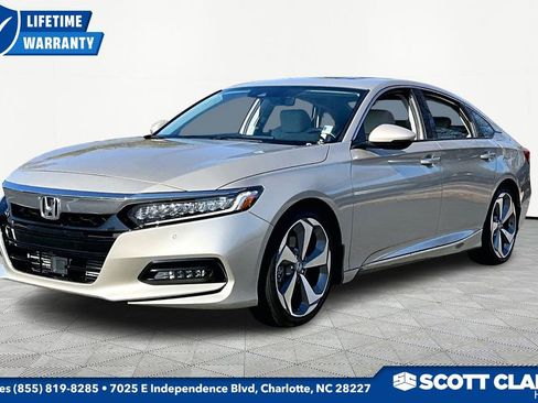 Used 2020 Honda Accord Touring image 3