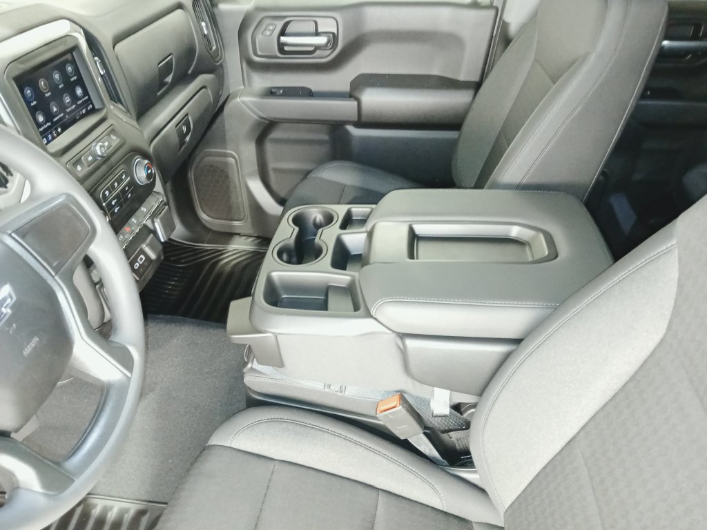 Used 2026 Chevrolet Silverado 1500 Custom Trail Boss w/ Turbomax Blackout Package AWD/4WD image 18