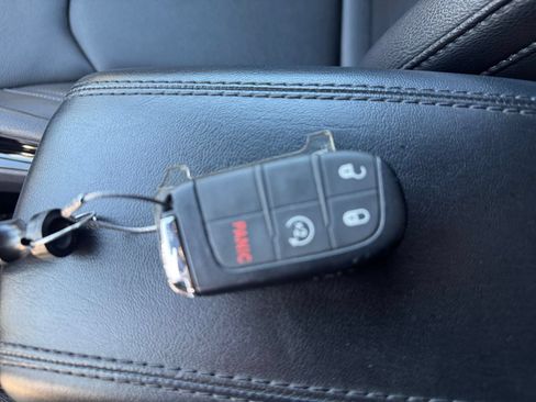 Used 2025 Jeep Compass Limited AWD/4WD image 17