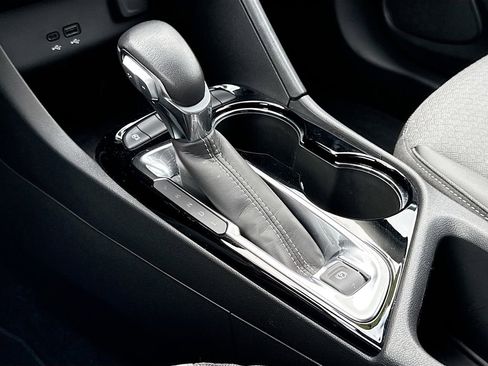 Used 2024 Buick Encore GX Preferred image 17