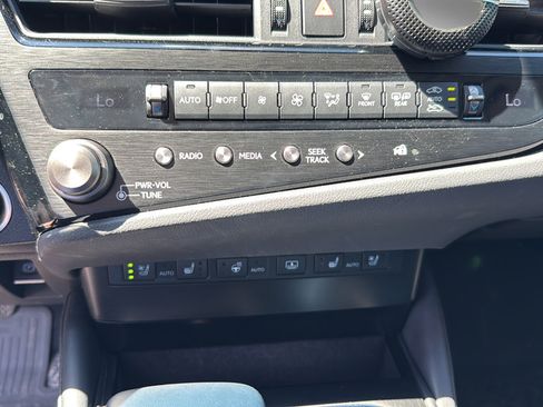 Used 2024 Lexus ES 300h w/ Technology Package FWD image 29