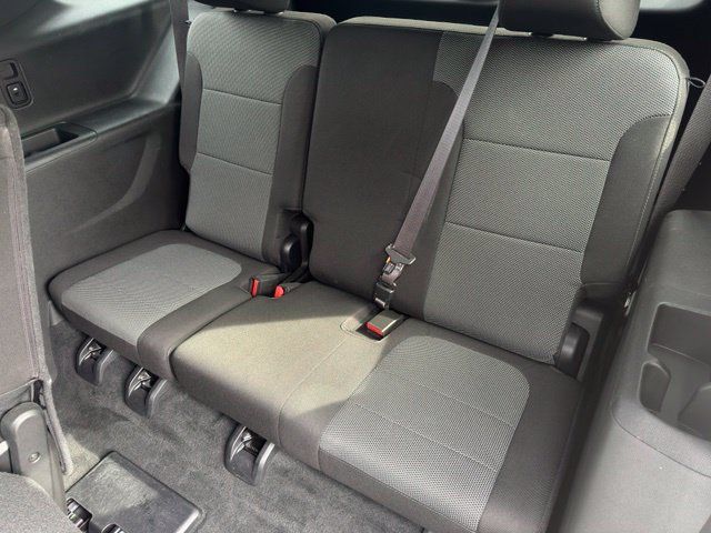 Used 2023 Chevrolet Traverse LT AWD/4WD image 9