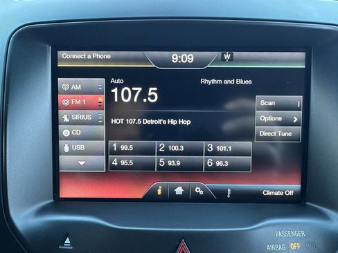 Used 2015 Ford Explorer XLT w/ Equipment Group 202B AWD/4WD image 26