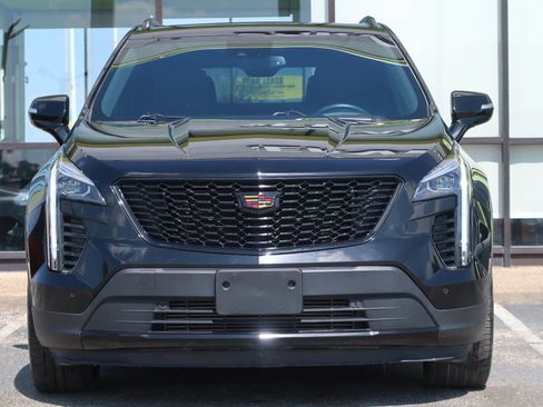 Used 2021 Cadillac XT4 Premium Luxury image 2