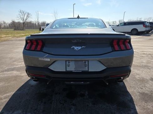 Used 2025 Ford Mustang Premium image 10