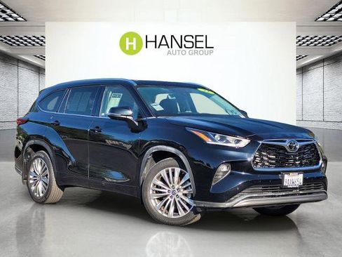 Used 2022 Toyota Highlander Platinum image 1