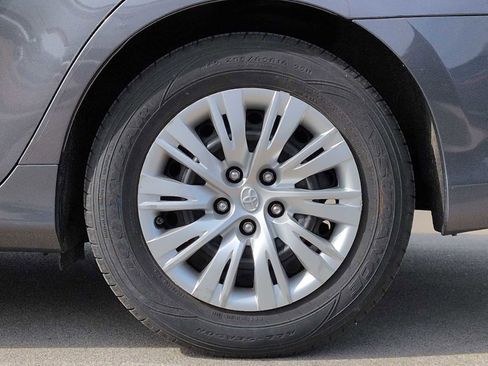 Used 2014 Toyota Camry LE image 14