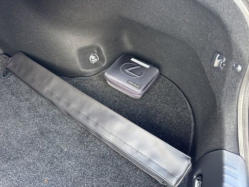 Used 2024 Lexus ES 350 w/ Accessory Package (Z1) image 12