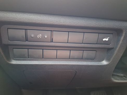 Used 2024 Mitsubishi Outlander SE Black Edition FWD image 12