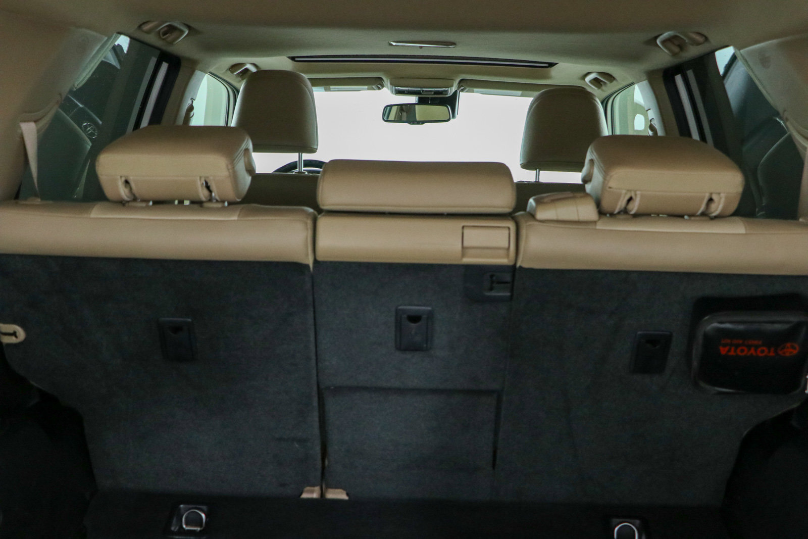 Used 2022 Toyota 4Runner SR5 Premium w/ Moonroof Package AWD/4WD image 30