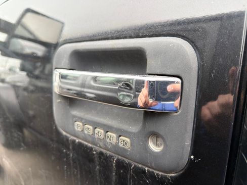 Used 2011 Ford F150 XLT w/ XTR Pkg image 41