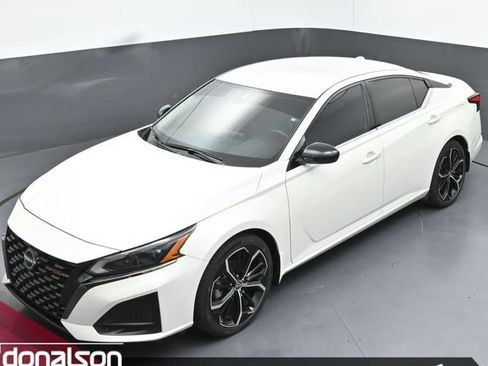 Used 2023 Nissan Altima 2.5 SR FWD image 19