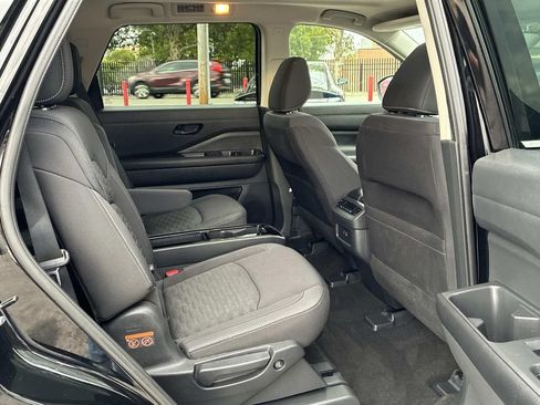Certified 2023 Nissan Pathfinder SV w/ SV Premium Package AWD/4WD image 11